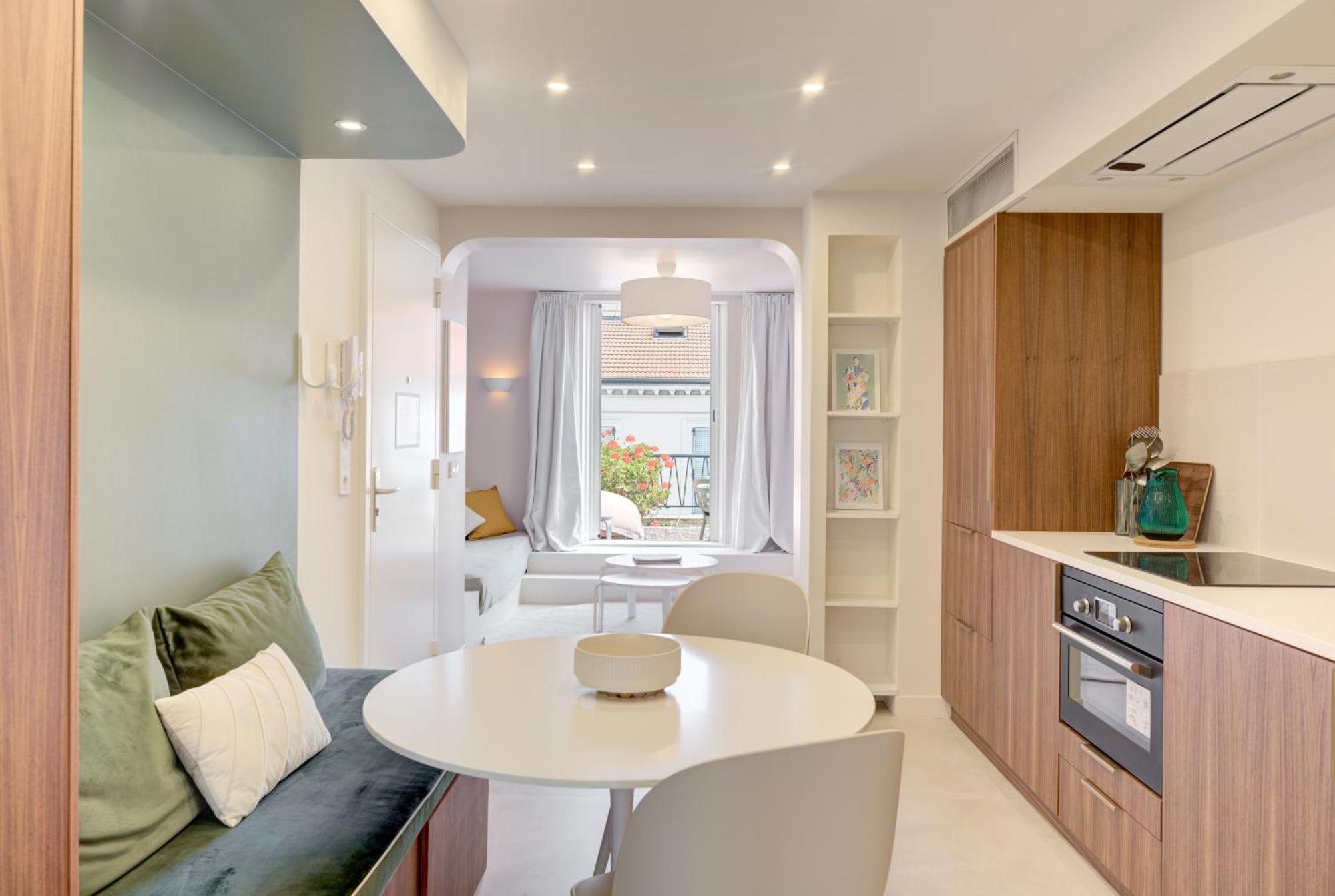 Alma Florian 4 People With Terrace Cannes